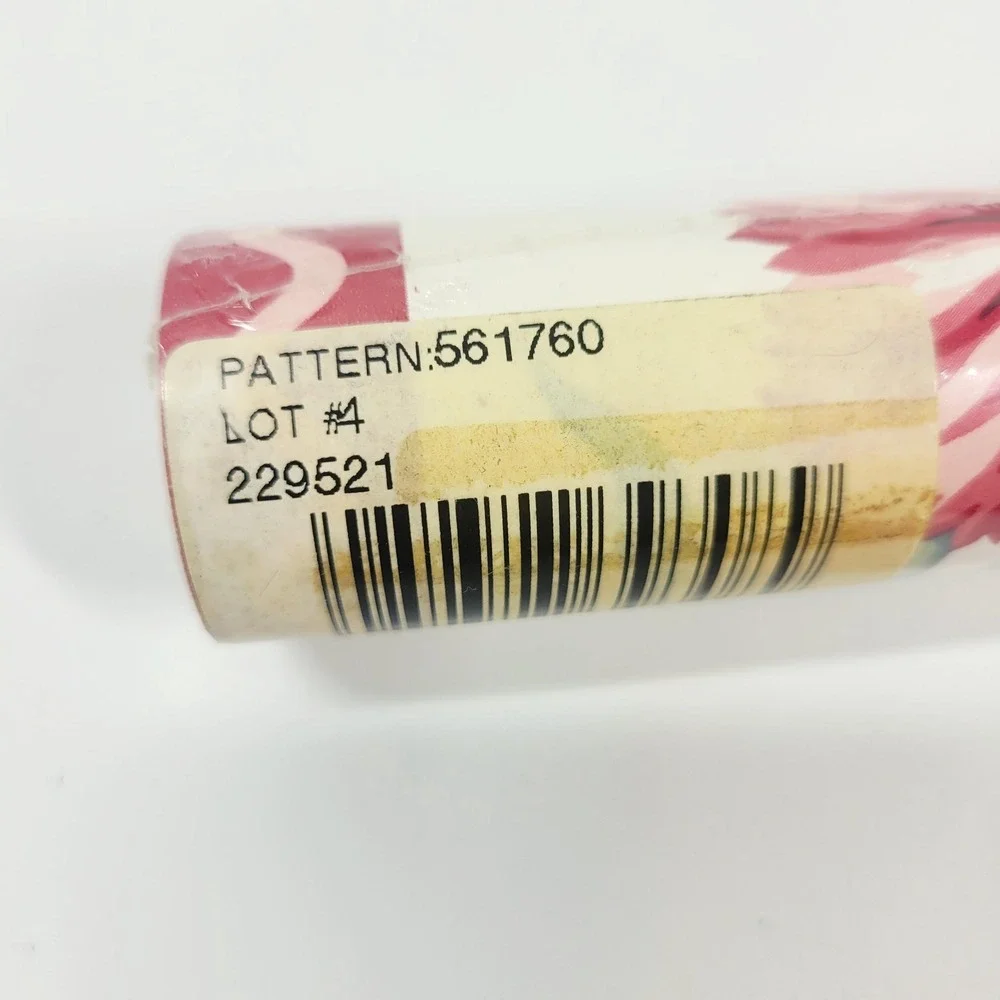 Wavery Red and Pink Carnation Floral Wallpaper Border Scalloped Pattern 3 Rolls